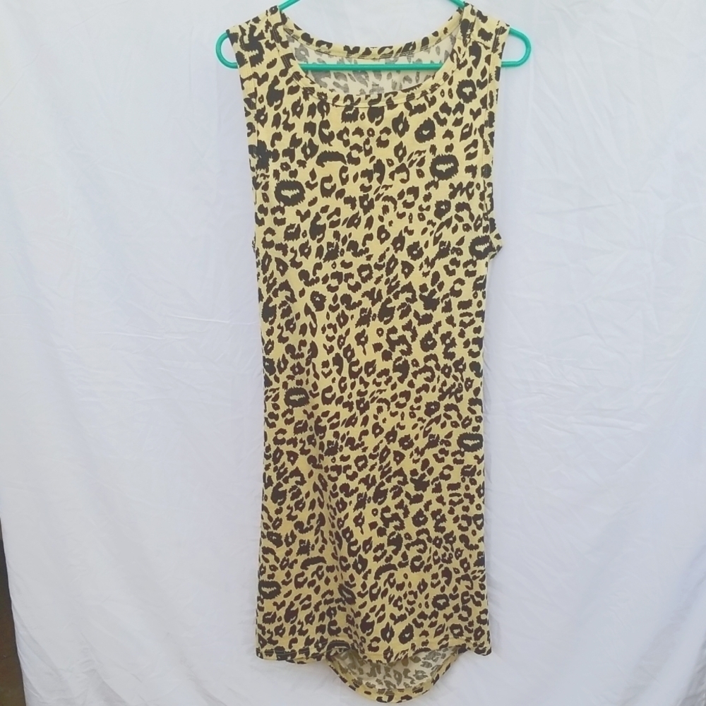 Leopard print backless sleeveless dress no tags